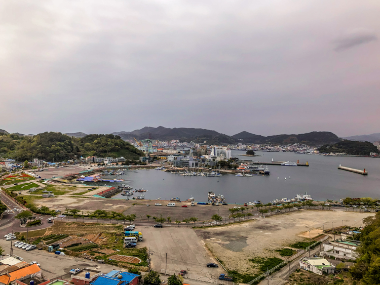 Tongyeong Südkorea, Blick vom Balkon unseres Hotels auf den Hafen von Tongyeong