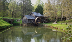 Die historische Mabry Mill am Blue Ridge Parkway in Virginia