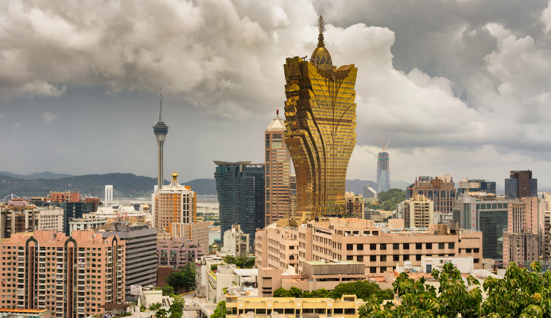 Macau Skyline mit dem Macau Tower und dem Grand Lisboa Casino