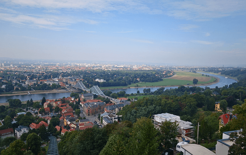 Blick auf das Blaue Wunder in Dresden