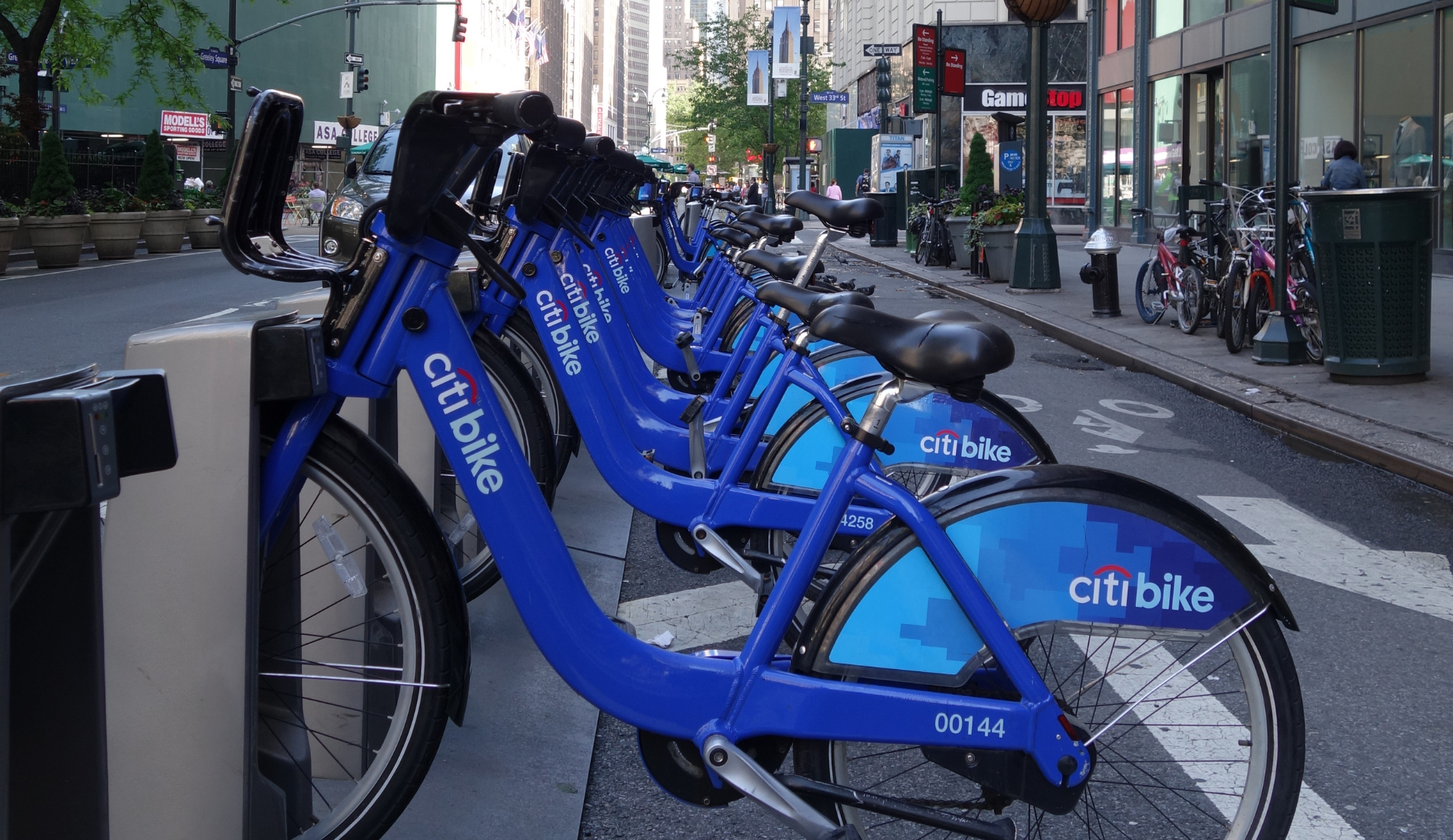 Citi Bike Leihfahrräder an einer Station in Manhattan in New York City