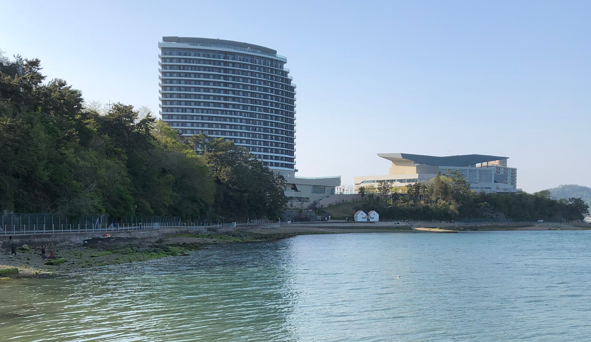 Hotel in Tongyeong mit Blick auf die Küste und das Meer in Südkorea