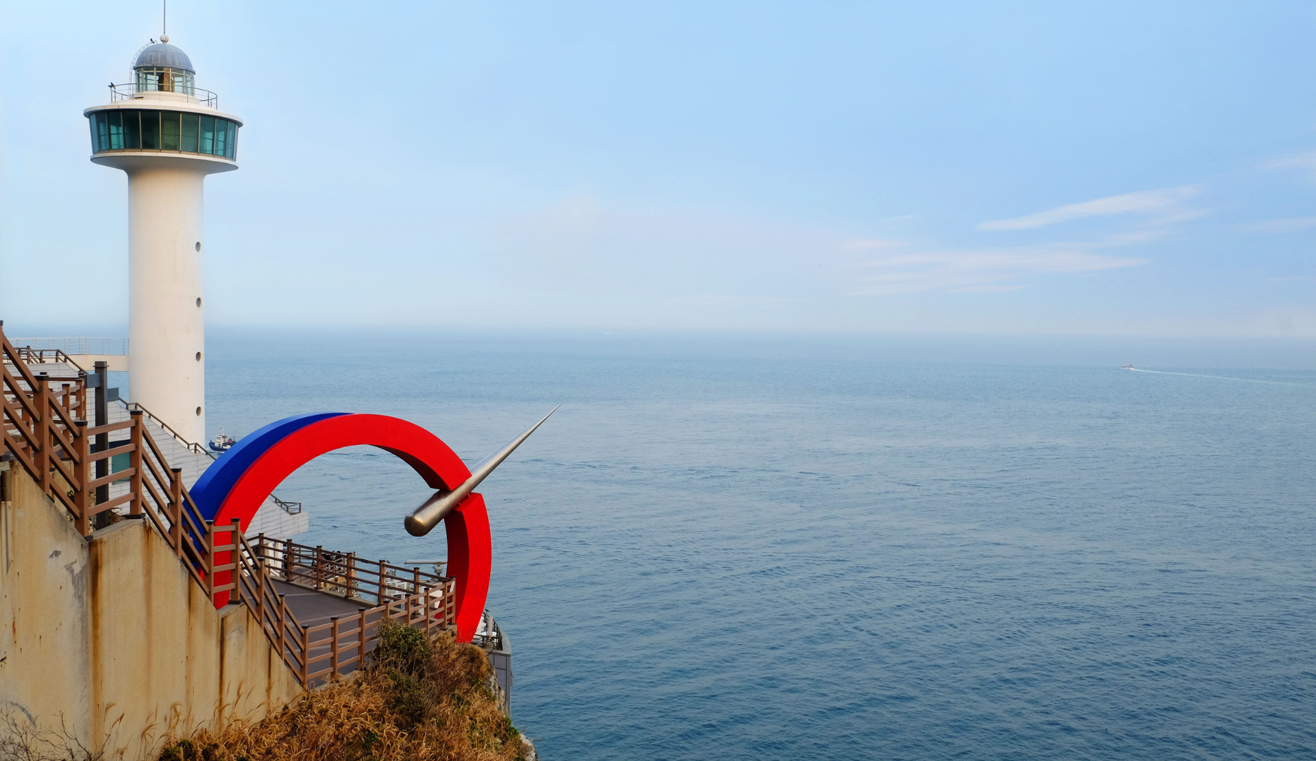 Yeongdo Leuchtturm an der Steilküste im Taejongdae Park in Busan Südkorea
